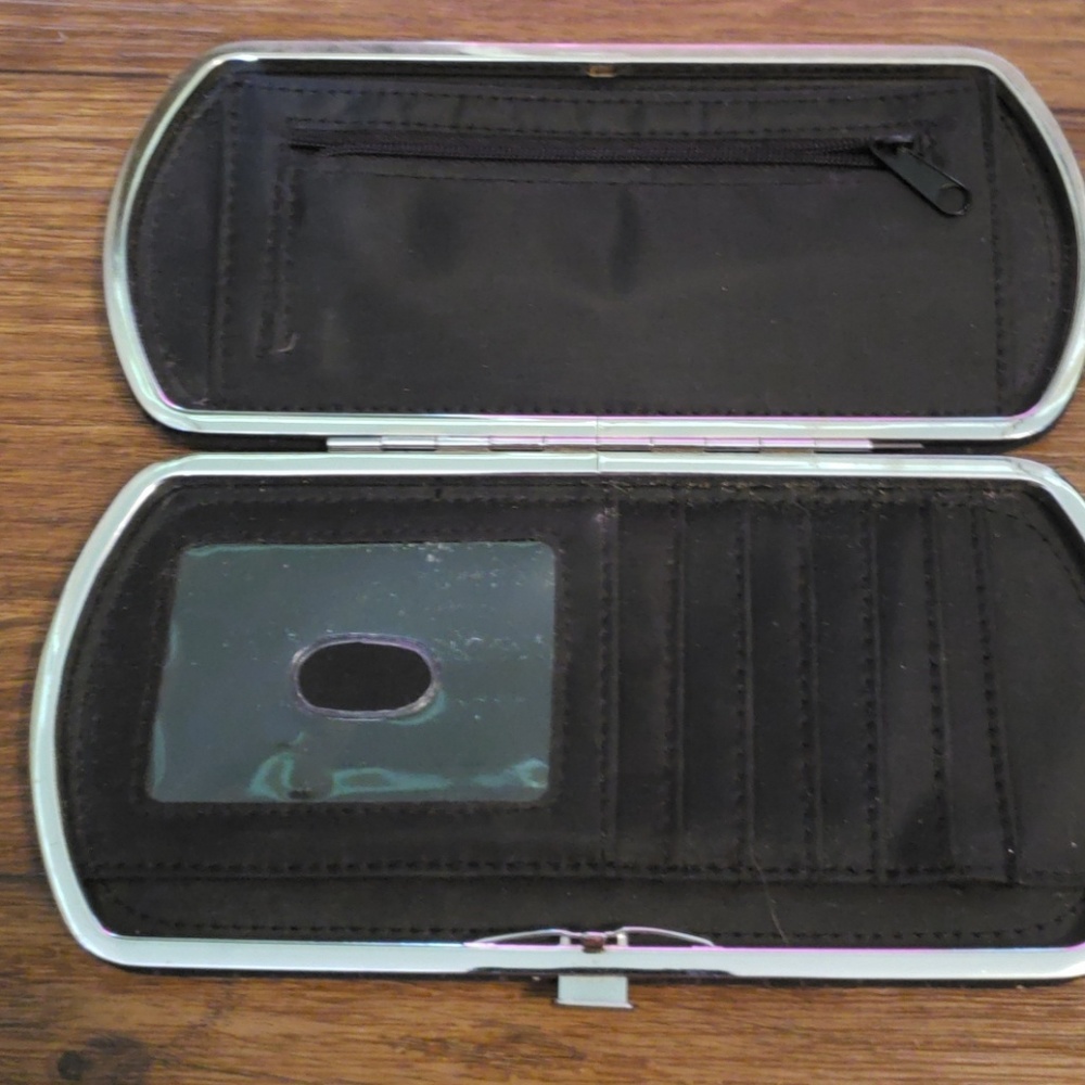 Thirty One Wallet - Picture 2 of 2